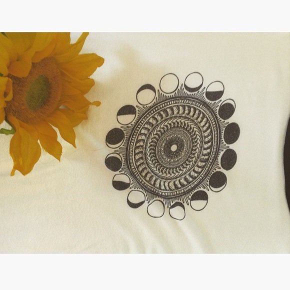 🌻 moon cycle top🌻 - Picture 2 of 3